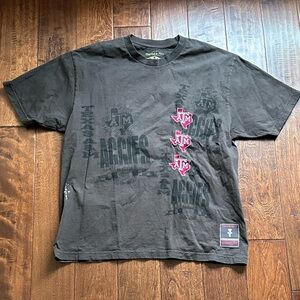 Travis Scott x Mitchell & Ness Texas A&M
Aggies Seal T-Shirt